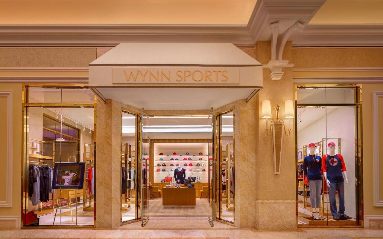 อองคอร์ บอสตัน ฮาร์เบอร์ Hotel เอเวอเรตต์ ภายนอก รูปภาพ A Wynn Sports store at Wynn Las Vegas