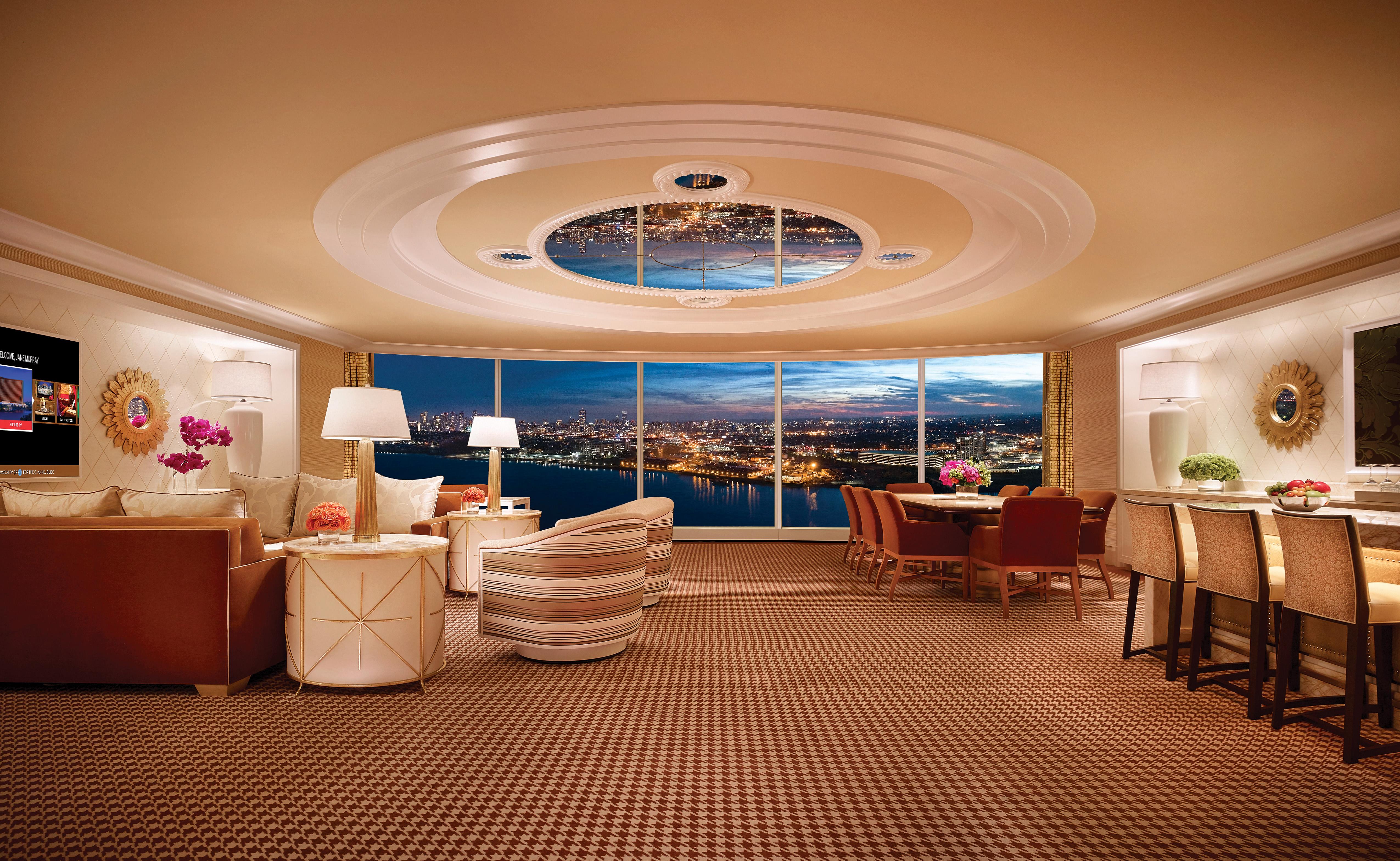 อองคอร์ บอสตัน ฮาร์เบอร์ Hotel เอเวอเรตต์ ภายนอก รูปภาพ The interior of a suite at Wynn