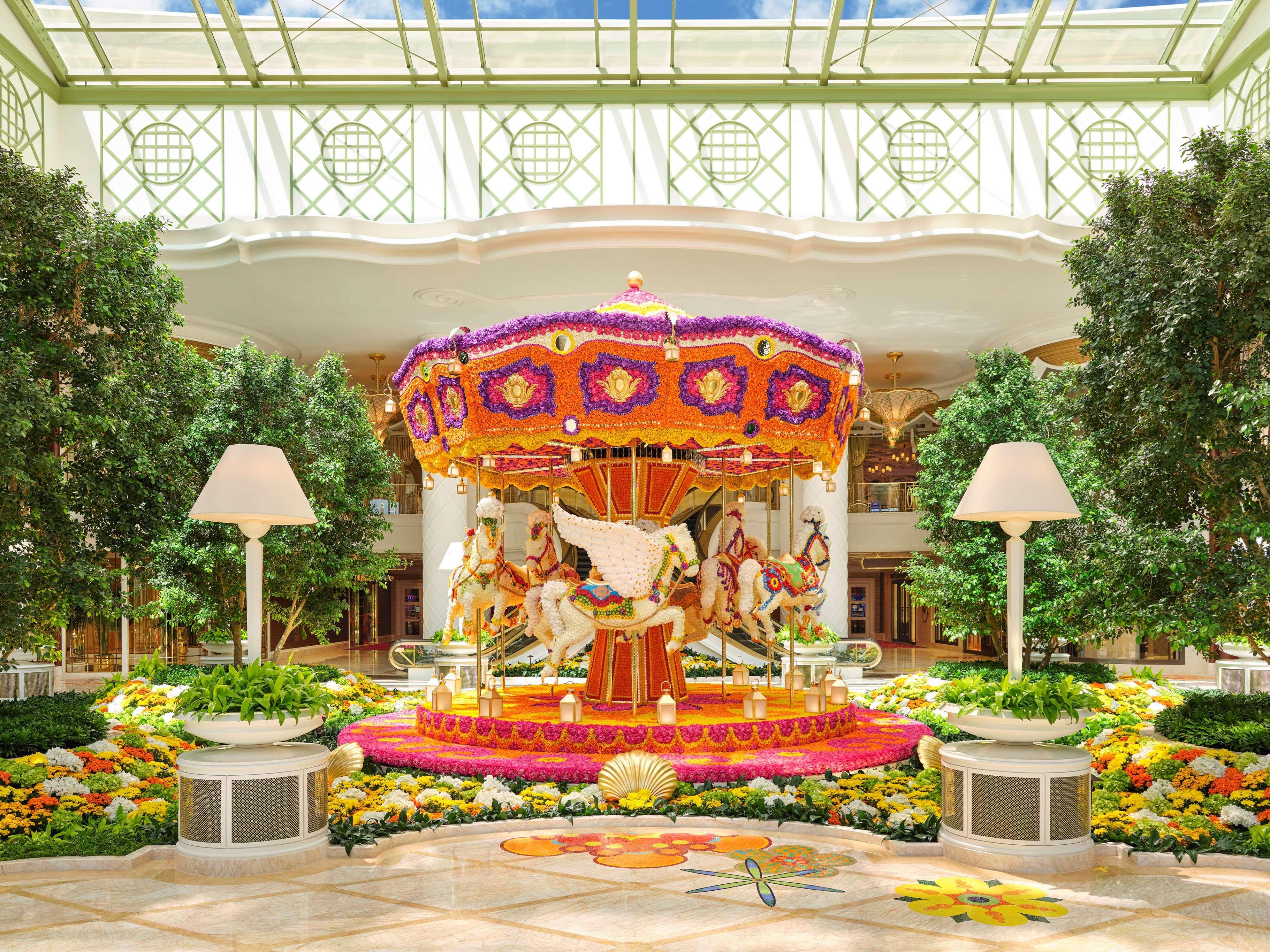 อองคอร์ บอสตัน ฮาร์เบอร์ Hotel เอเวอเรตต์ ภายนอก รูปภาพ The Carousel at Wynn