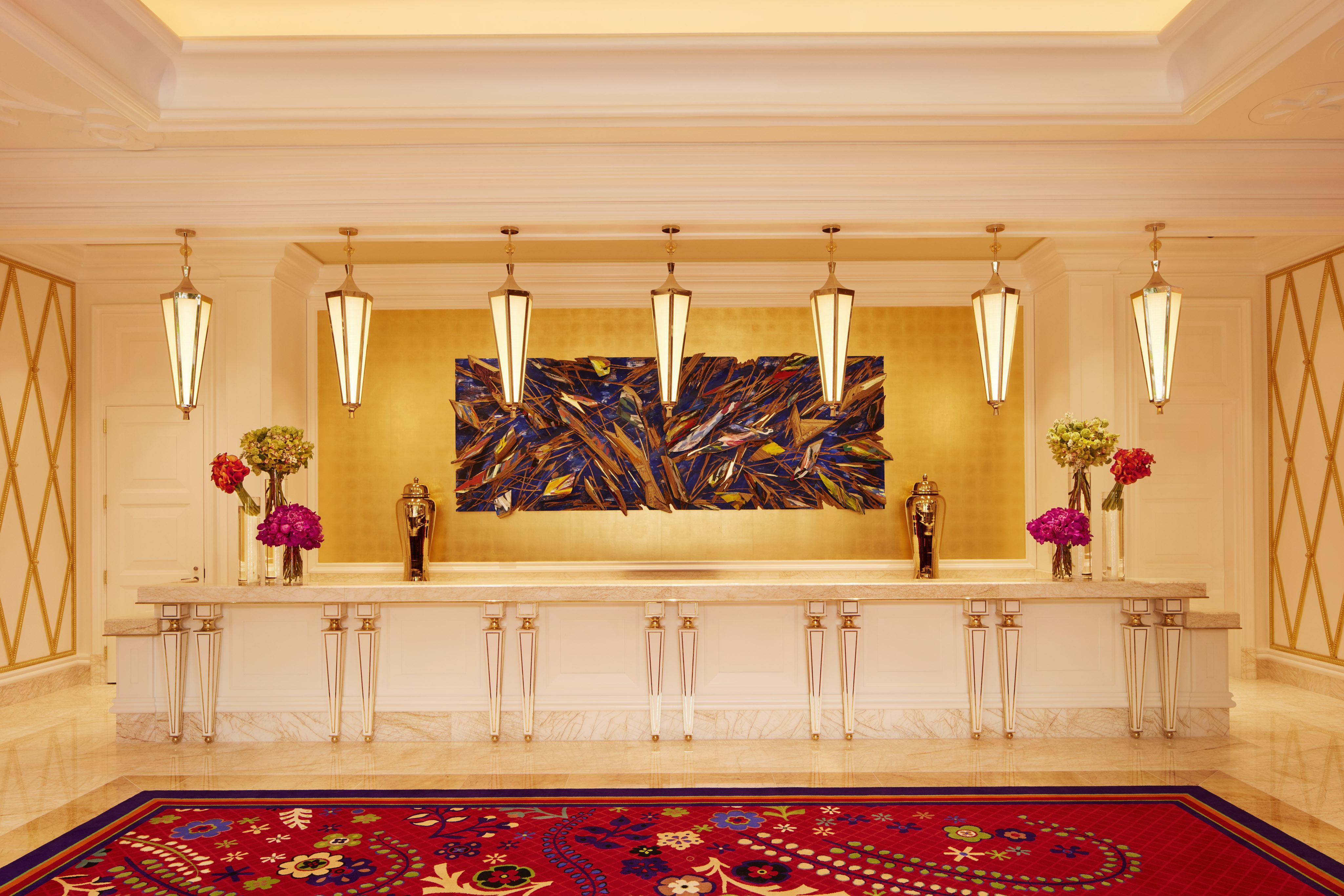 อองคอร์ บอสตัน ฮาร์เบอร์ Hotel เอเวอเรตต์ ภายนอก รูปภาพ The front desk at The Pierre