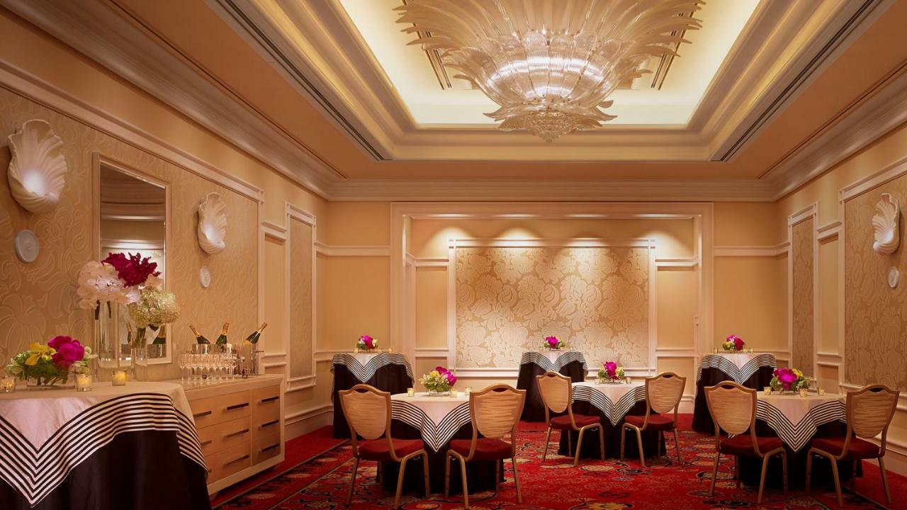 อองคอร์ บอสตัน ฮาร์เบอร์ Hotel เอเวอเรตต์ ภายนอก รูปภาพ The private dining room at the restaurant